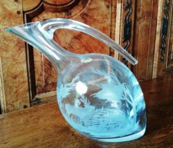 Carafe boule "Sologne" cristal de bohème gravée main cerf + biche – Image 2
