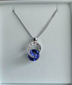 Collier CRISTAL BLEU NUIT en fer à cheval – Image 2